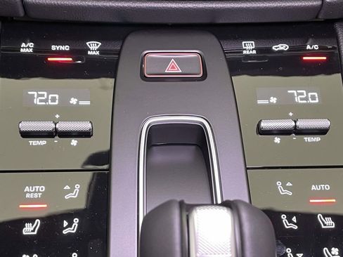 New 2026 Porsche Macan image 33