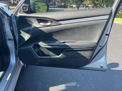 Used 2020 Honda Civic Sport image 10
