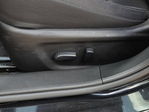 Used 2025 Nissan Altima 2.5 SV FWD image 33