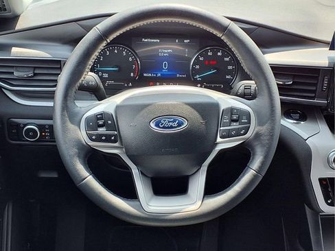 Used 2024 Ford Explorer XLT w/ Equipment Group 202A AWD/4WD image 28