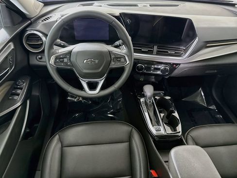 Used 2024 Chevrolet Trax ACTIV w/ Driver Confidence Package FWD image 3