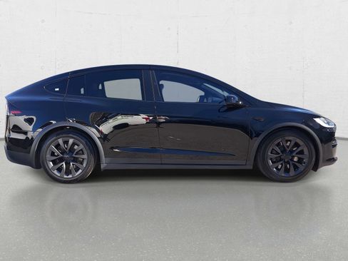 Used 2023 Tesla Model X image 4