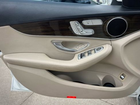 Used 2019 Mercedes-Benz C 300 Sedan image 41