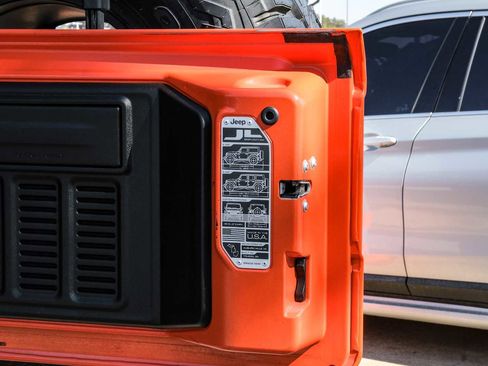 Used 2018 Jeep Wrangler Unlimited Sahara image 55