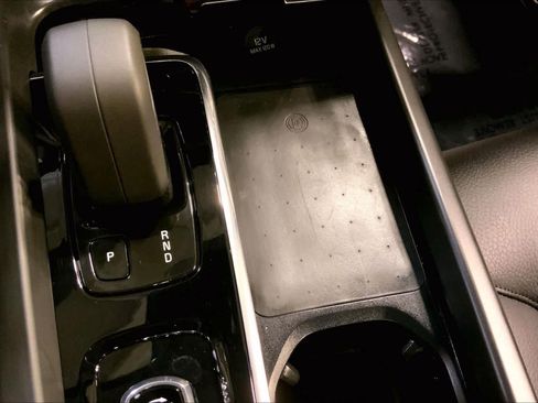 Used 2022 Volvo XC60 B5 Momentum w/ Climate Package image 36