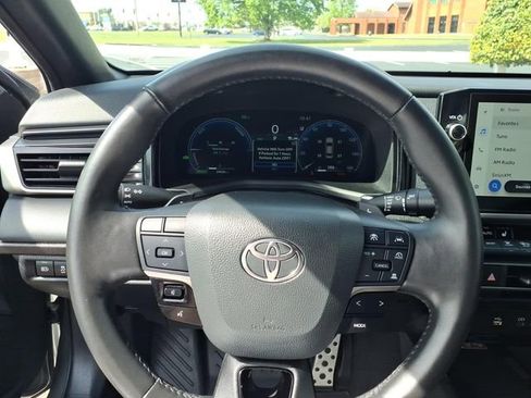 Used 2025 Toyota Camry XSE image 8