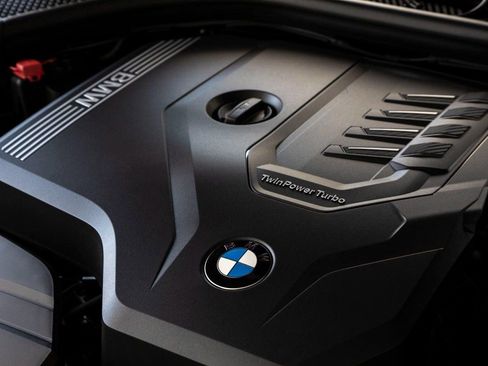 Certified 2025 BMW 230i Coupe w/ M Sport Package RWD image 28