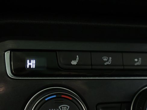 Used 2019 Volkswagen Tiguan SE w/ Panoramic Sunroof Package image 49