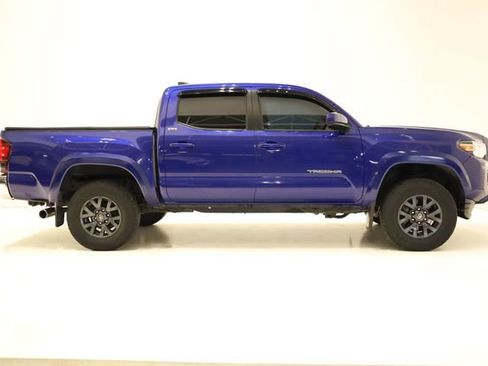 Used 2022 Toyota Tacoma SR5 image 3