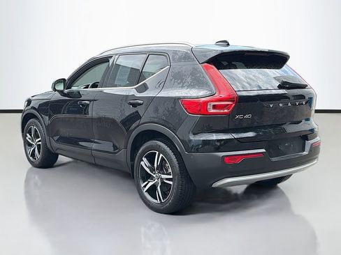 Used 2023 Volvo XC40 B5 Plus AWD/4WD image 8