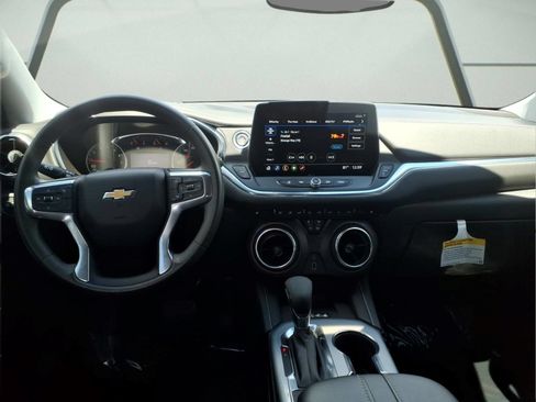 Certified 2024 Chevrolet Blazer LT w/ Convenience Package FWD image 11