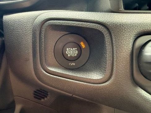 Used 2024 Jeep Wrangler Unlimited w/ Convenience Group image 25