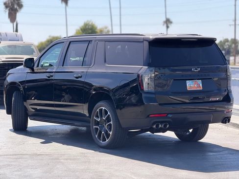 Used 2025 Chevrolet Suburban RST w/ Comfort Package AWD/4WD image 3
