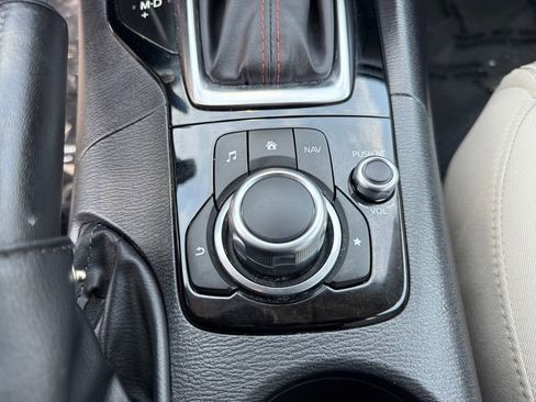 Used 2016 MAZDA MAZDA3 i Touring w/ Popular Equipment Package FWD image 19