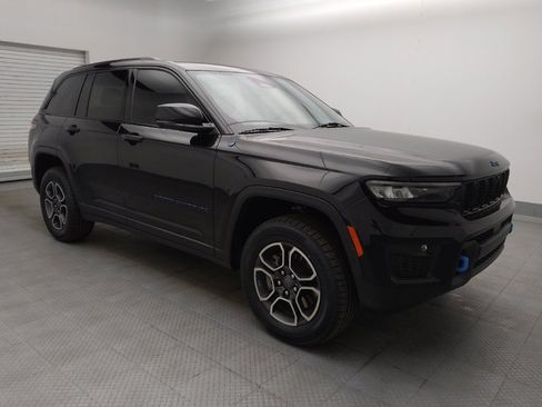 Used 2022 Jeep Grand Cherokee Trailhawk AWD/4WD image 11