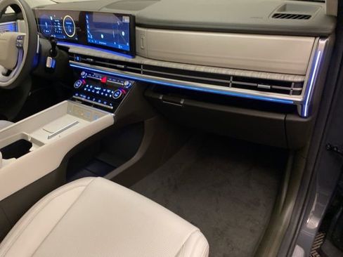 Used 2024 Hyundai Santa Fe Calligraphy image 21
