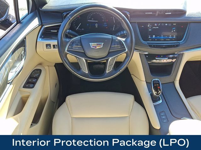 Used 2018 Cadillac XT5 AWD image 3