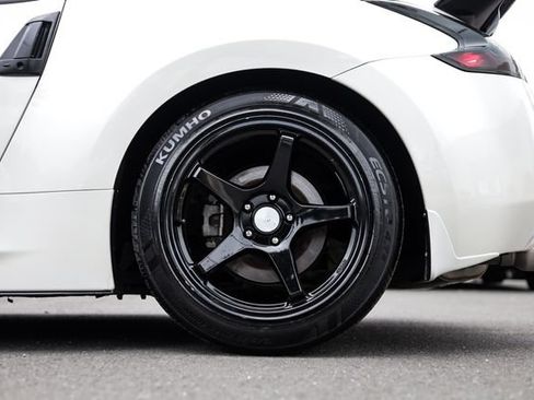 Used 2016 Nissan 370Z Touring RWD image 19