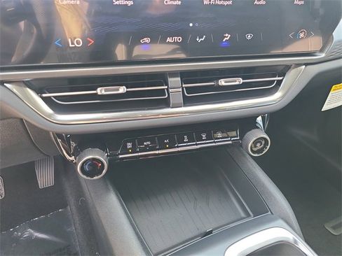 New 2026 Chevrolet Equinox EV LT image 32