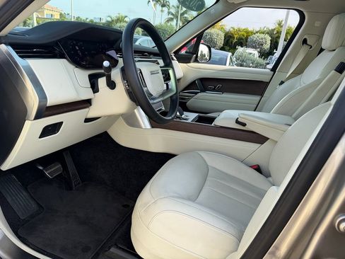 Used 2024 Land Rover Range Rover SE AWD/4WD image 11