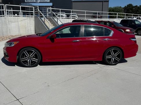 Used 2016 Honda Accord Sport image 2
