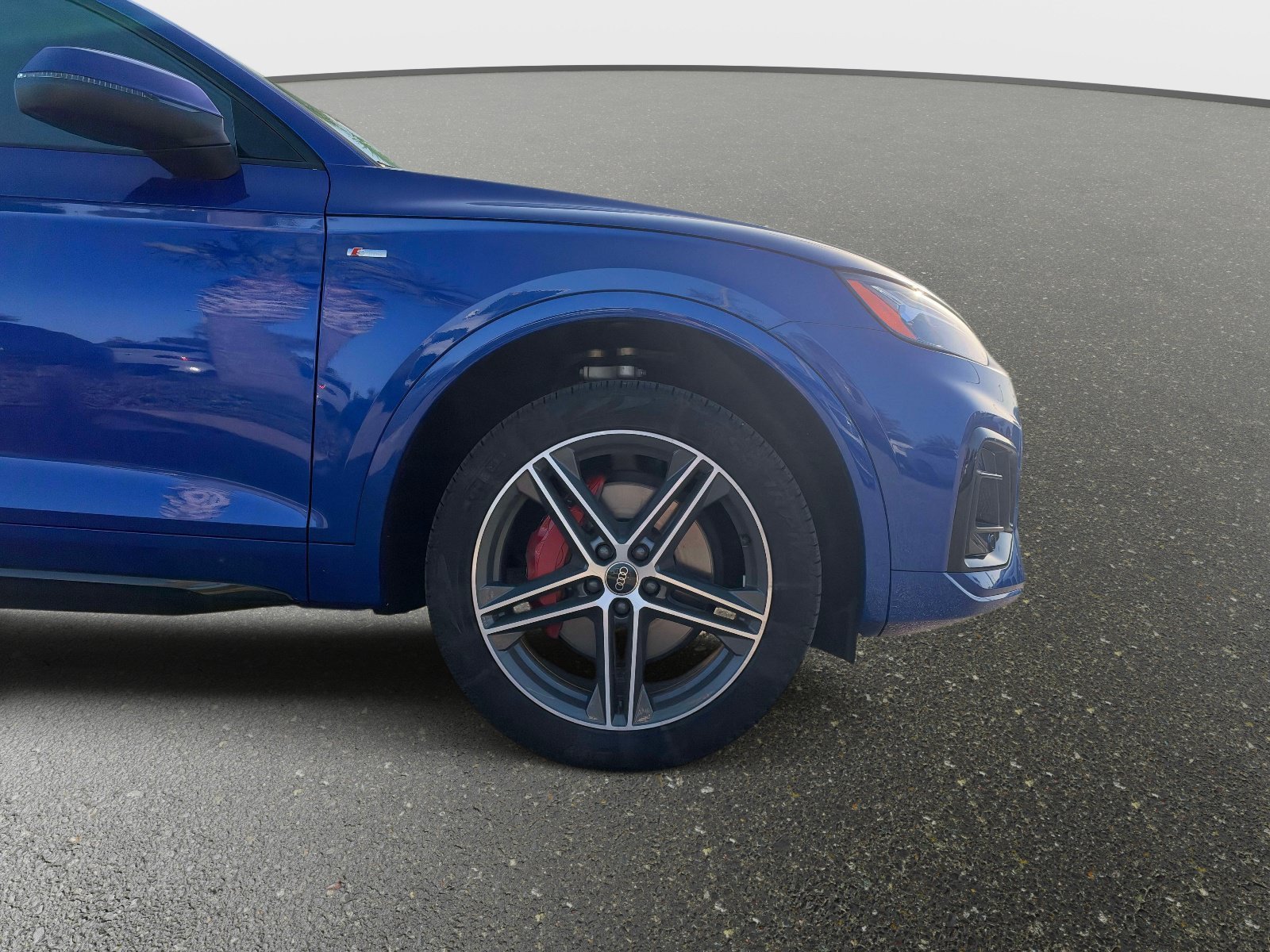 Used 2024 Audi Q5 e Premium Plus w/ Premium Plus Package AWD/4WD image 6