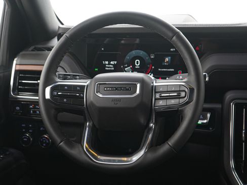 Used 2025 GMC Yukon Denali AWD/4WD image 19