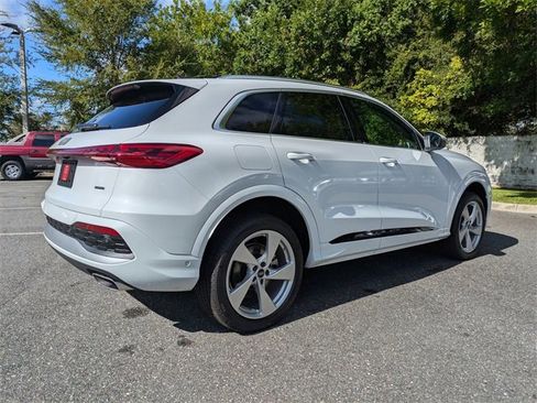 Used 2025 Audi Q5 Premium Plus w/ Premium Plus image 2