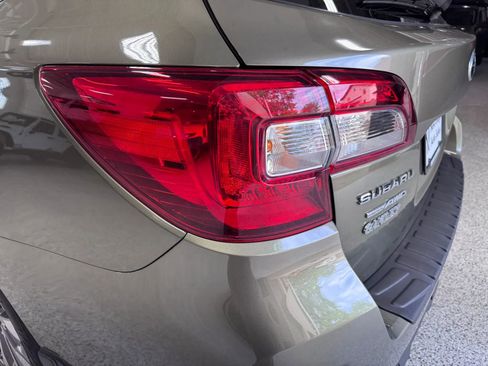 Used 2017 Subaru Outback 3.6R Touring AWD/4WD image 12