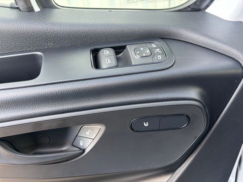 Used 2025 Mercedes-Benz Sprinter 2500 image 14