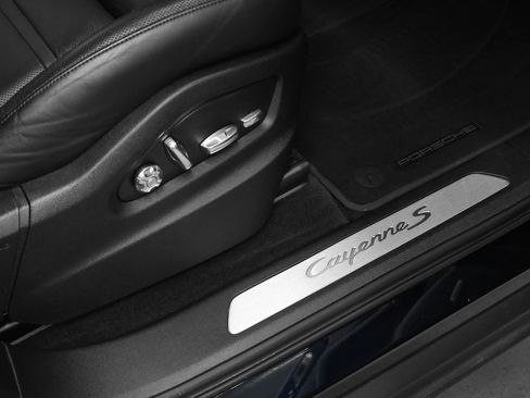 Certified 2019 Porsche Cayenne S image 19