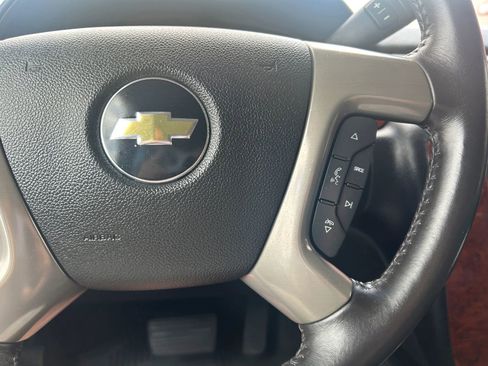 Used 2013 Chevrolet Avalanche LT image 19