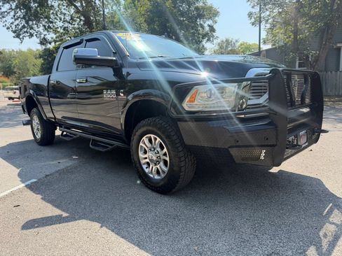 Used 2018 RAM 2500 Laramie AWD/4WD image 3