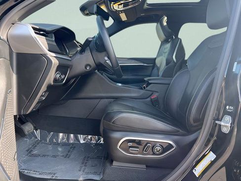 Used 2023 Jeep Grand Cherokee Overland w/ Adv Protech Group III image 5