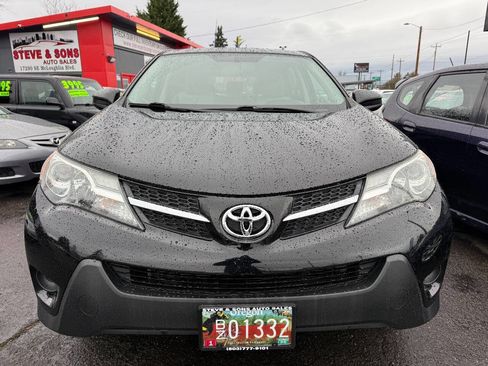 Used 2015 Toyota RAV4 LE image 4