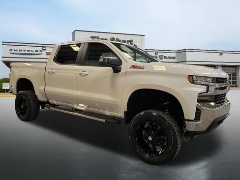 Used 2022 Chevrolet Silverado 1500 LT AWD/4WD image 7