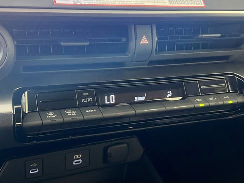 New 2026 Toyota Prius LE image 27