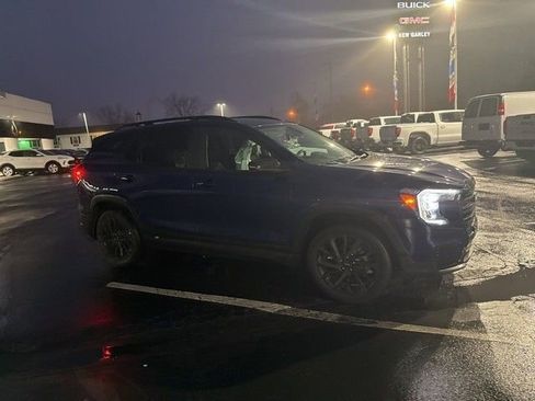 Used 2023 GMC Terrain SLE w/ Driver Convenience Package image 7