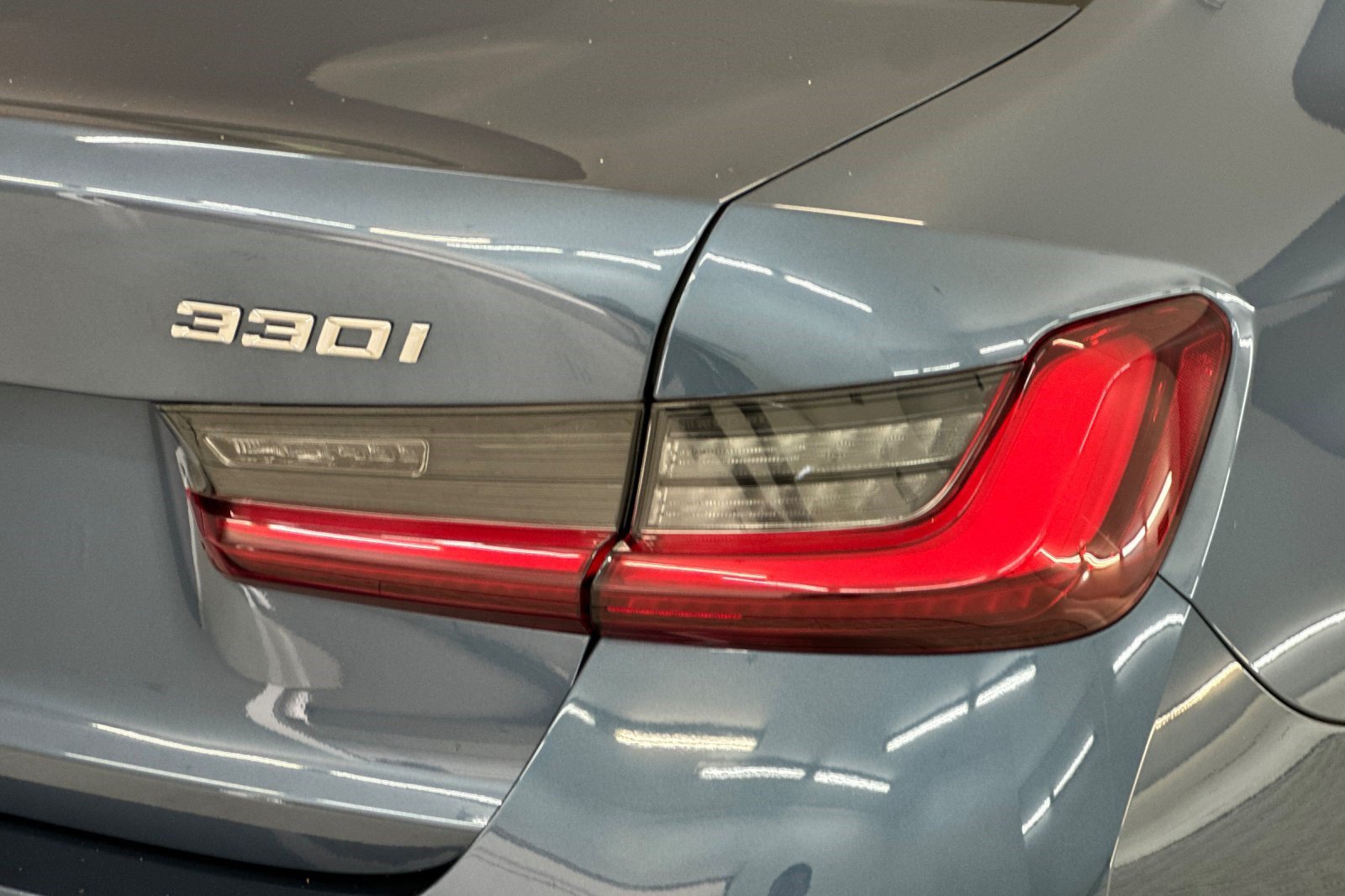 Certified 2025 BMW 330i Sedan RWD image 30