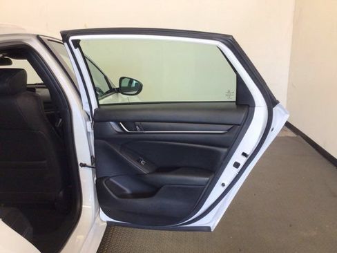 Used 2019 Honda Accord Sport image 14