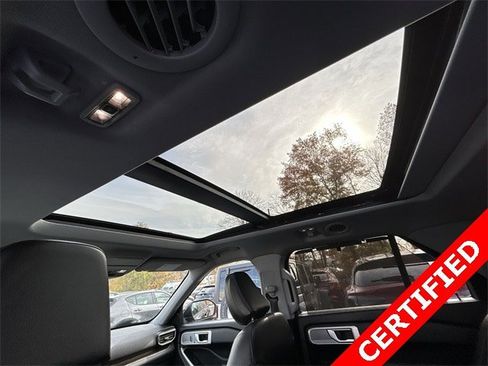 Used 2021 Ford Explorer Limited w/ Equipment Group 301A image 24