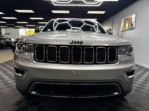Used 2020 Jeep Grand Cherokee Limited w/ Luxury Group II image 3