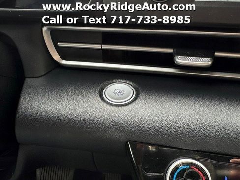 Used 2023 Hyundai Elantra SEL w/ Preferred Accessory Package FWD image 17