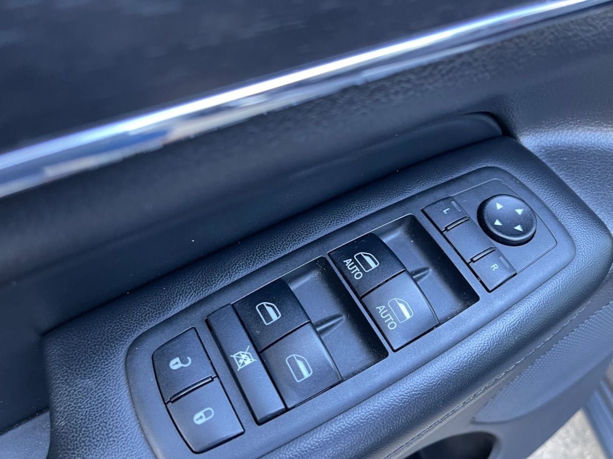 Used 2018 Jeep Grand Cherokee Limited RWD image 20