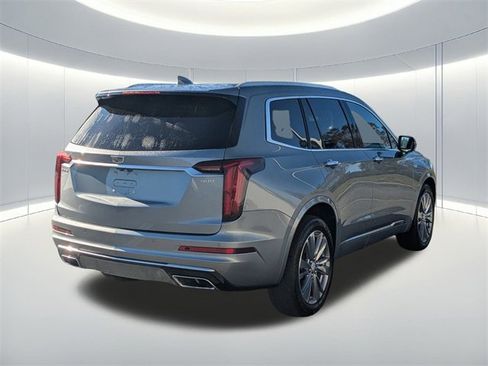 Used 2023 Cadillac XT6 Premium Luxury image 5