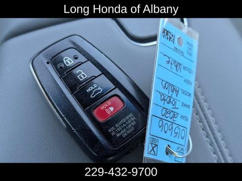 Used 2019 Toyota Avalon Limited FWD image 30