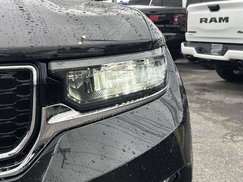 Used 2023 Jeep Grand Cherokee Limited AWD/4WD image 9