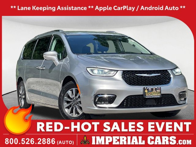Used 2021 Chrysler Pacifica Touring-L FWD image 1