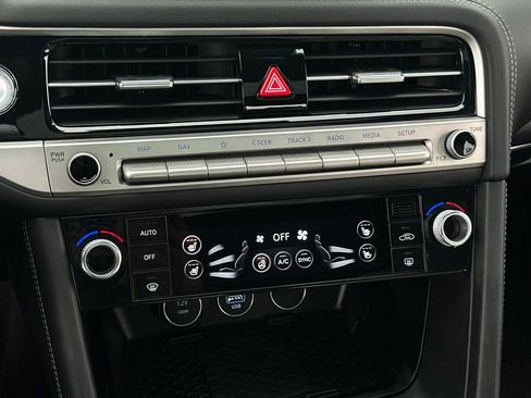 Used 2025 Genesis G70 3.3T Advanced w/ Sport Prestige Package image 21