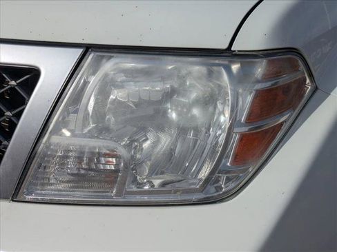 Used 2014 Nissan Frontier PRO-4X w/ Pro-4x Luxury Package image 8